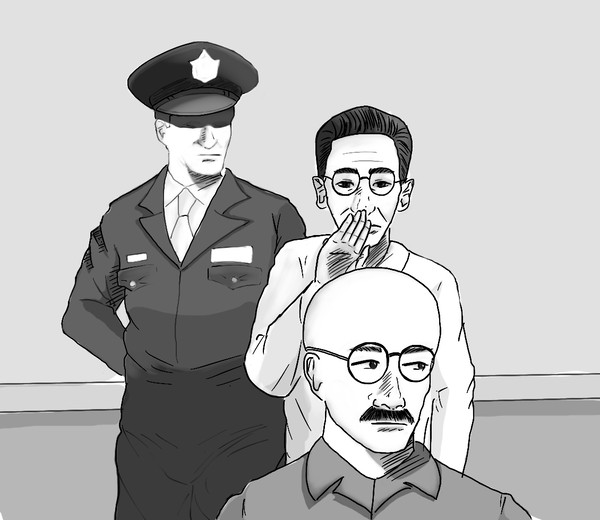 叩かれる東條