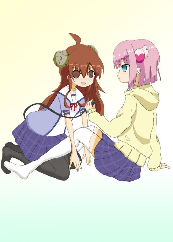 桃にしっぽを握られるシャミ子