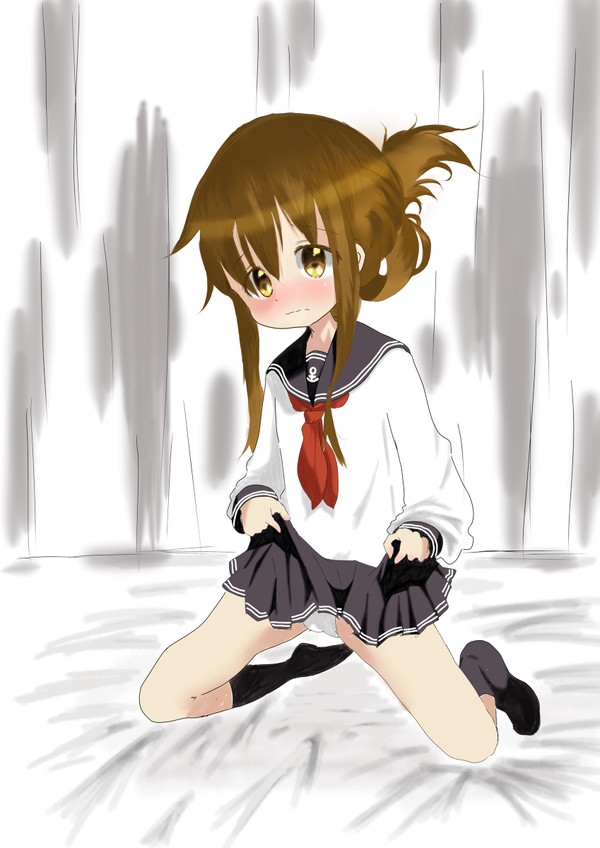 スカートたくし上げ電ちゃん