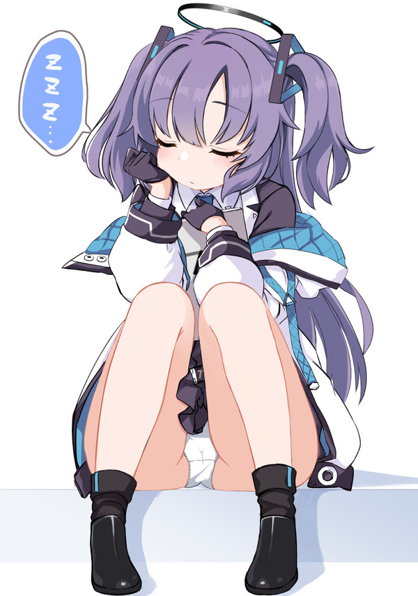 油断パンチラ