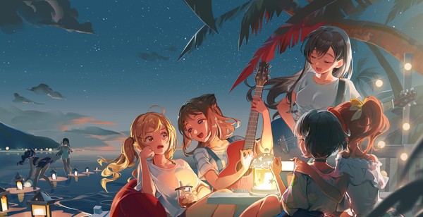 八月