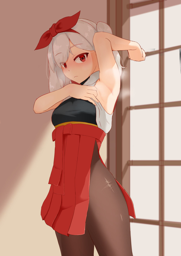腋見せ