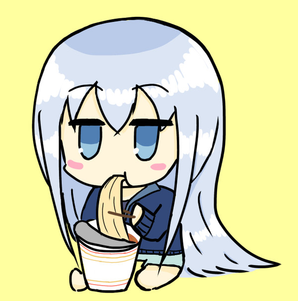 カップ麺を食べるミニ奏ちゃん