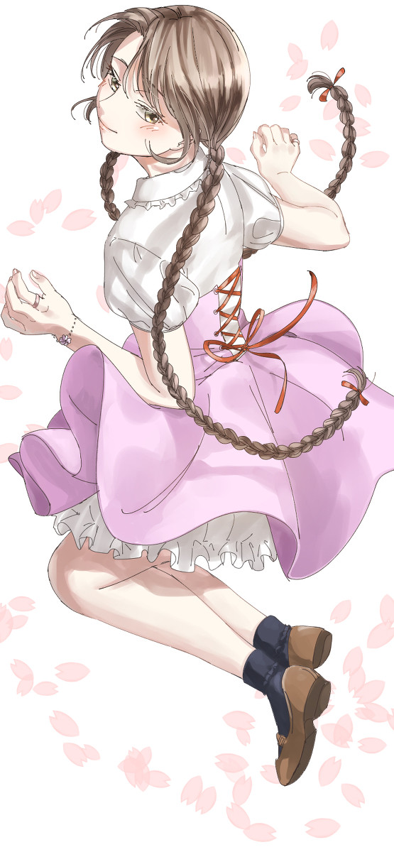 桜舞う