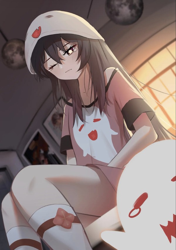 :>