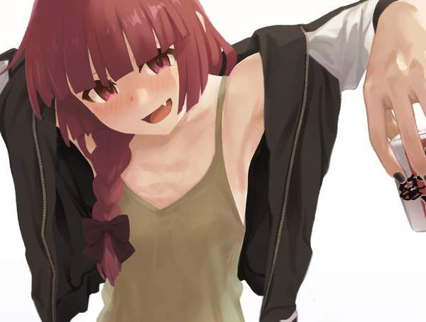胸骨浮き出てそうな女