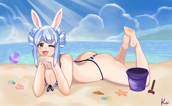 Pekora enjoying the beach!