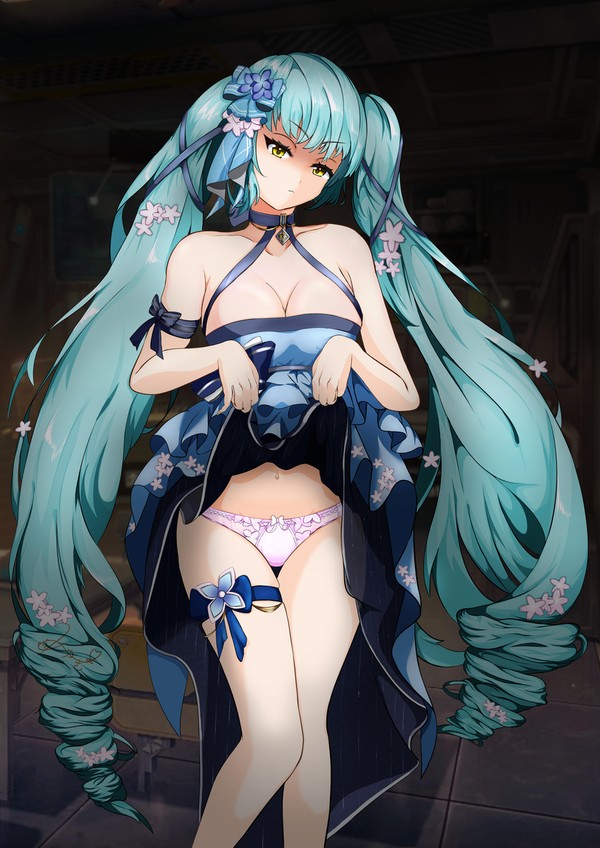 ドレスの割に可愛いパンツｗ