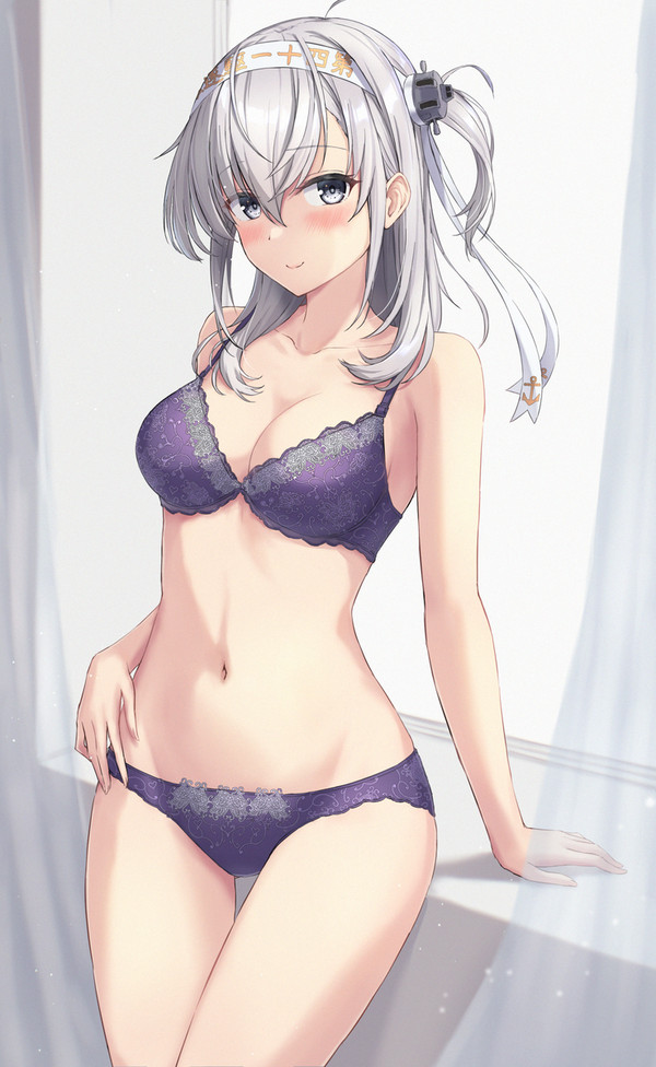 紫下着の涼月