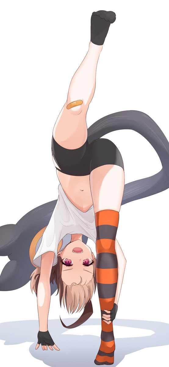 Gigi standing splits
