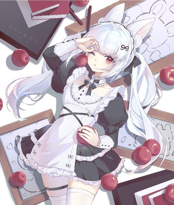 メイドさん、りんごを一つ落とした