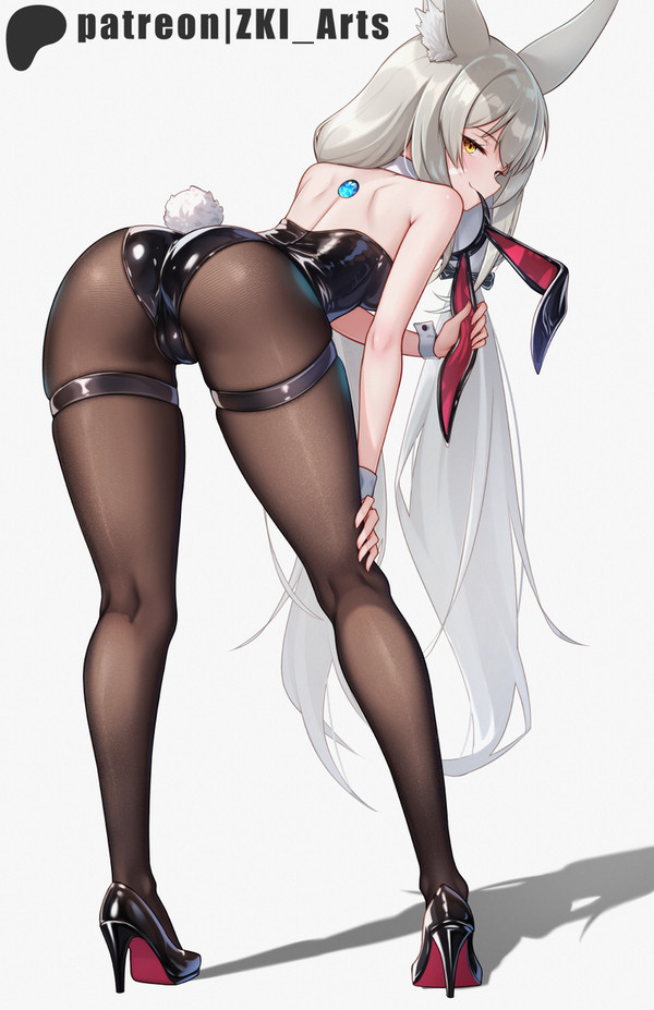 Bunnysuit Nia 😺🐰