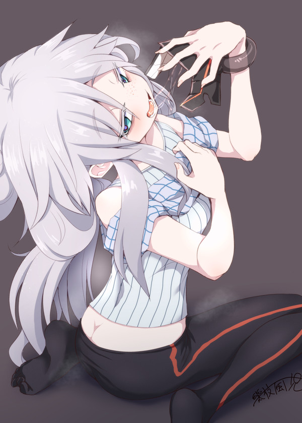 「えへへ……キラキラ…………」