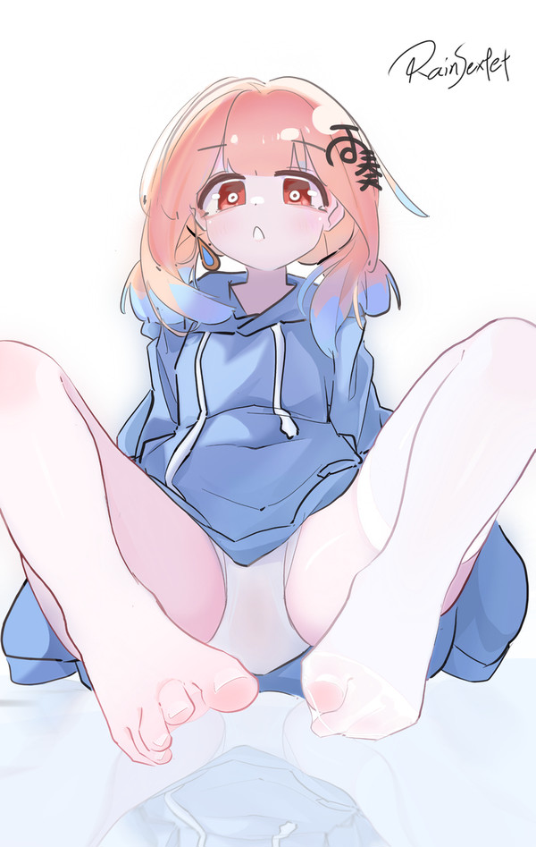 雨酱的白丝脚脚owo