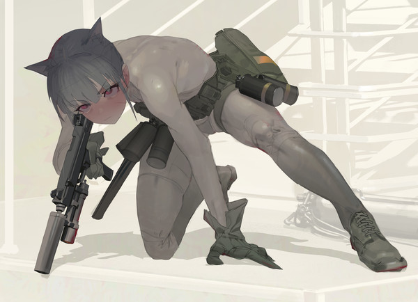 Advisor Aurora in sneaking gear