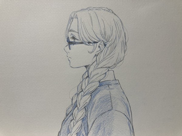 眼鏡と三つ編み