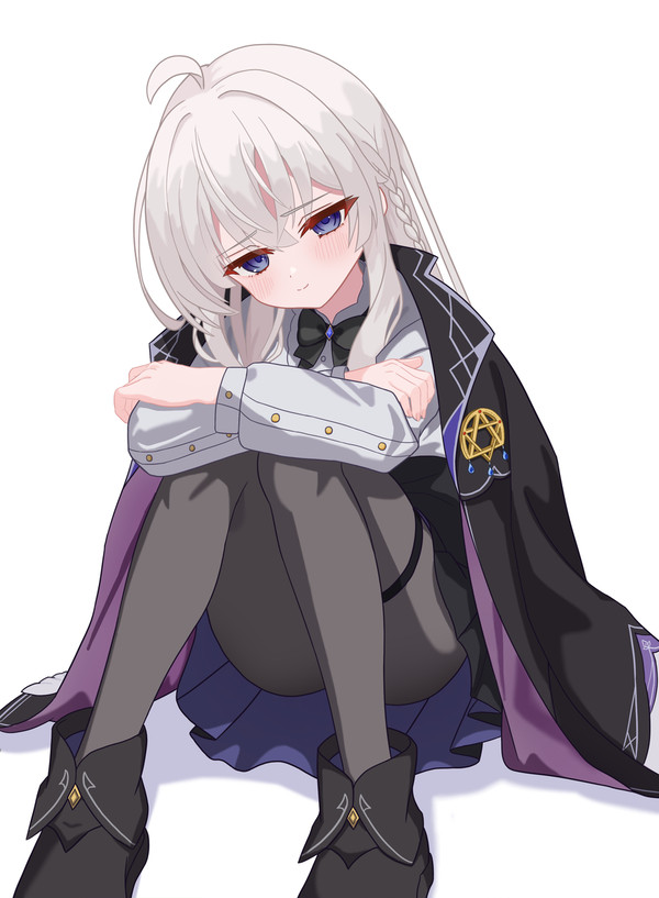 伊蕾娜蹲坐