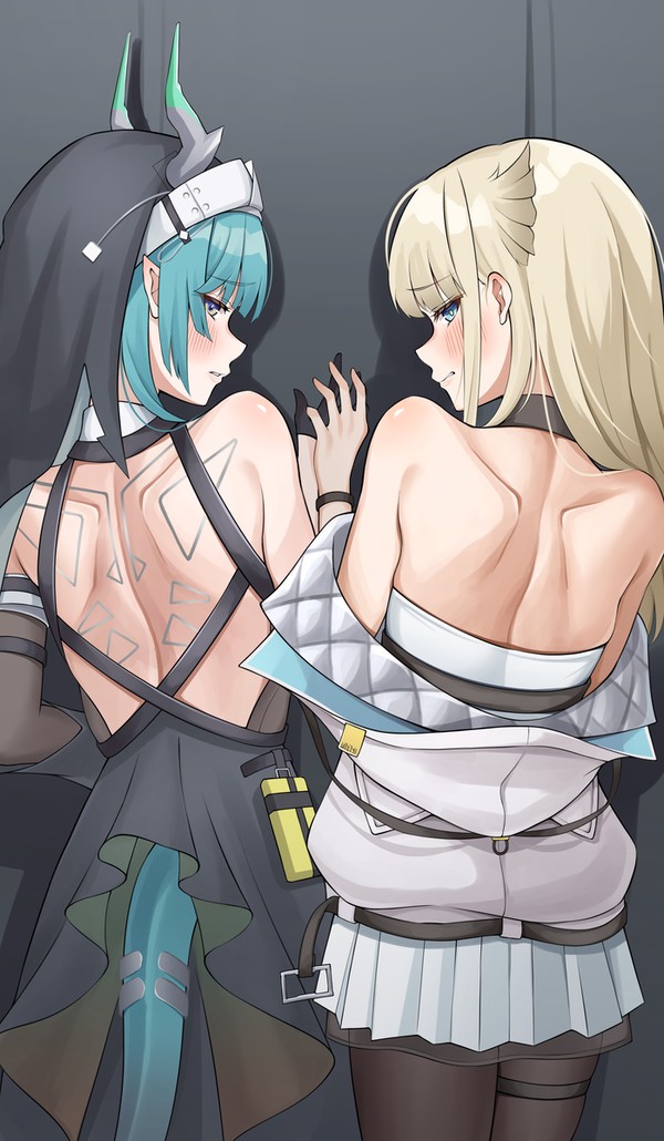 背中