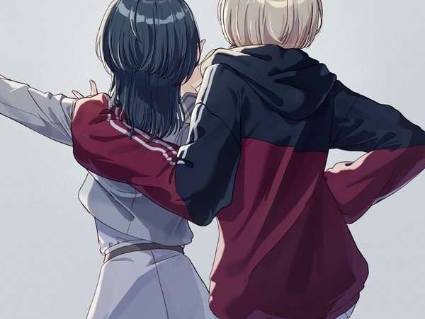 まどかとあやねの背中