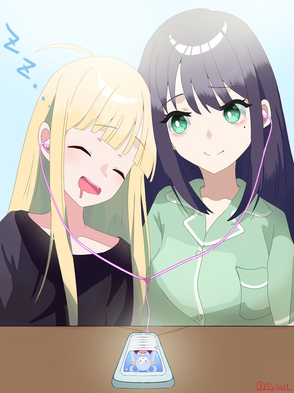 かぐやと彩葉のペアイヤホン