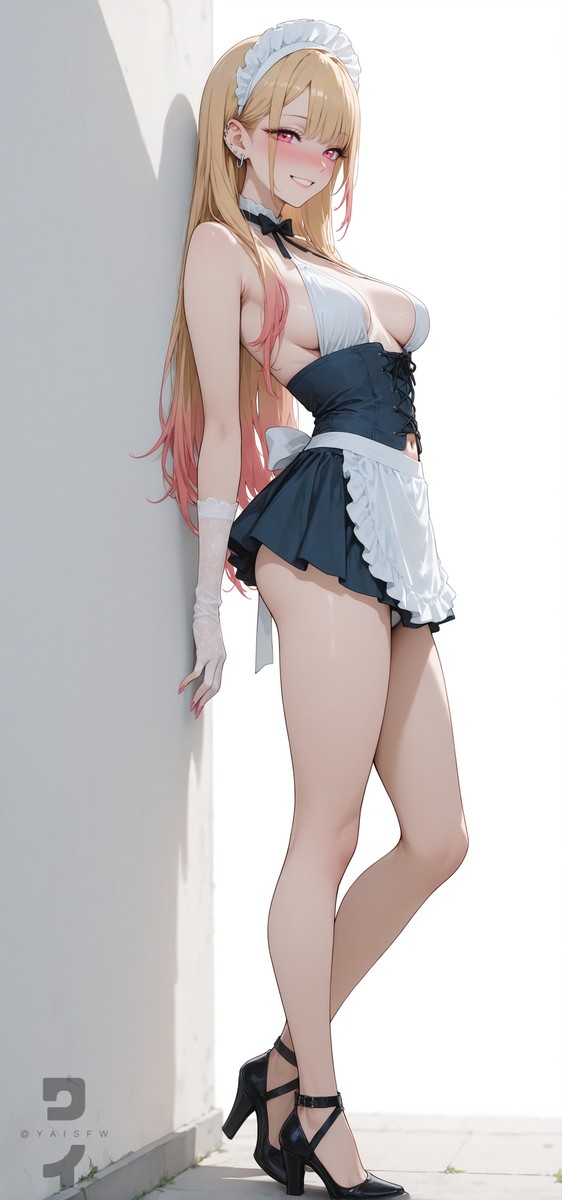 水着とメイド水着の喜多川海夢さん