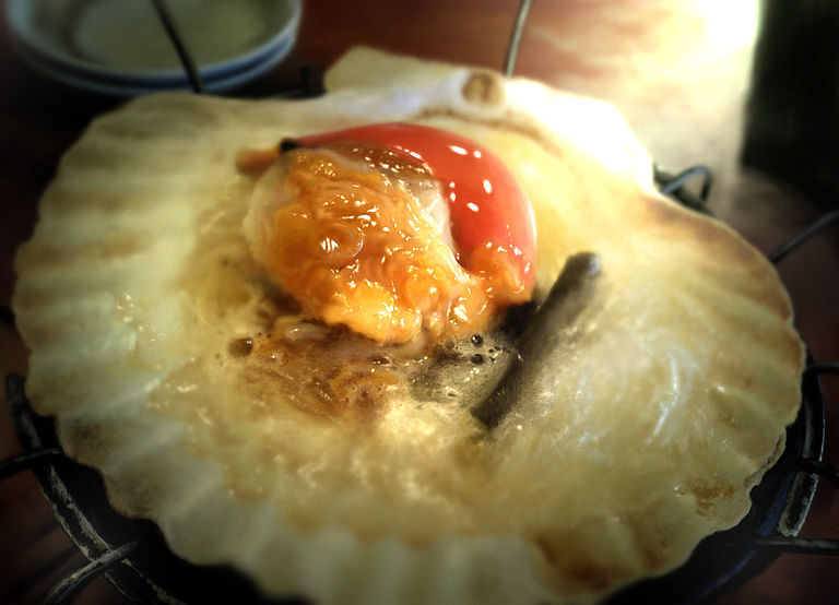 ホタテを焼く