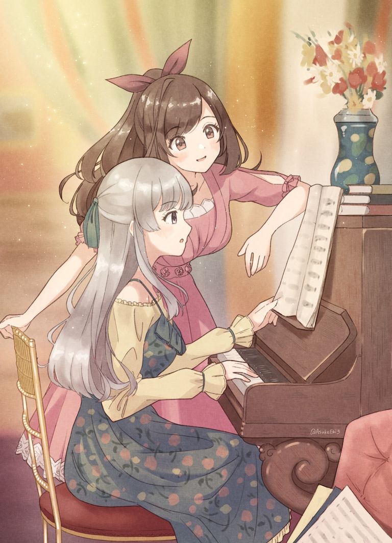 ピアノを弾く少女たち
