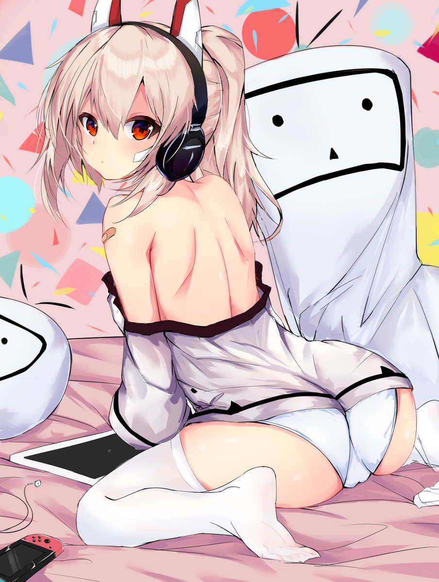 This is a pixiv picture whose title is 绫波.