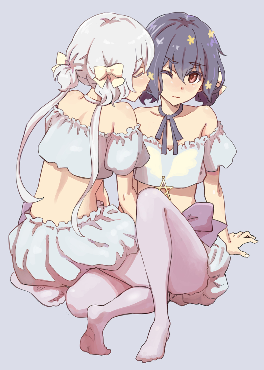 This is a pixiv picture whose title is ステージ前に念入りに体臭チェックをする純愛.