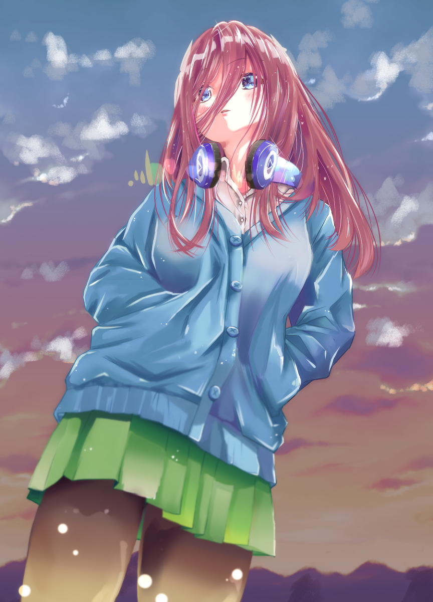 This is a pixiv picture whose title is 五等分の花嫁.
