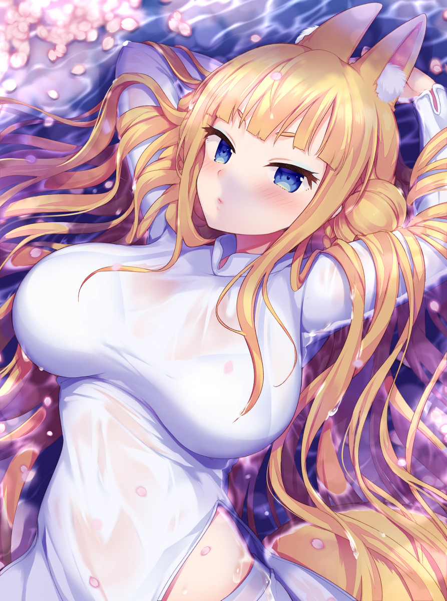 This is a pixiv picture whose title is アオザイとヨザクラ.