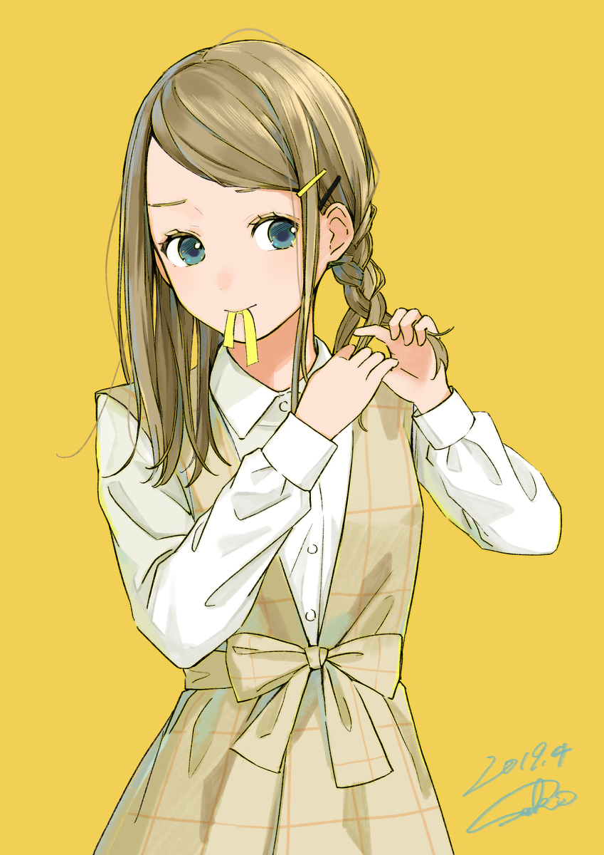 This is a pixiv picture whose title is みつあみ.