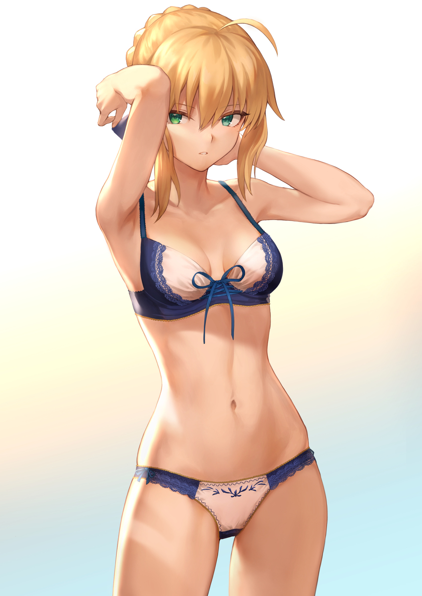 This is a pixiv picture whose title is 下着モデル「セイバー」.