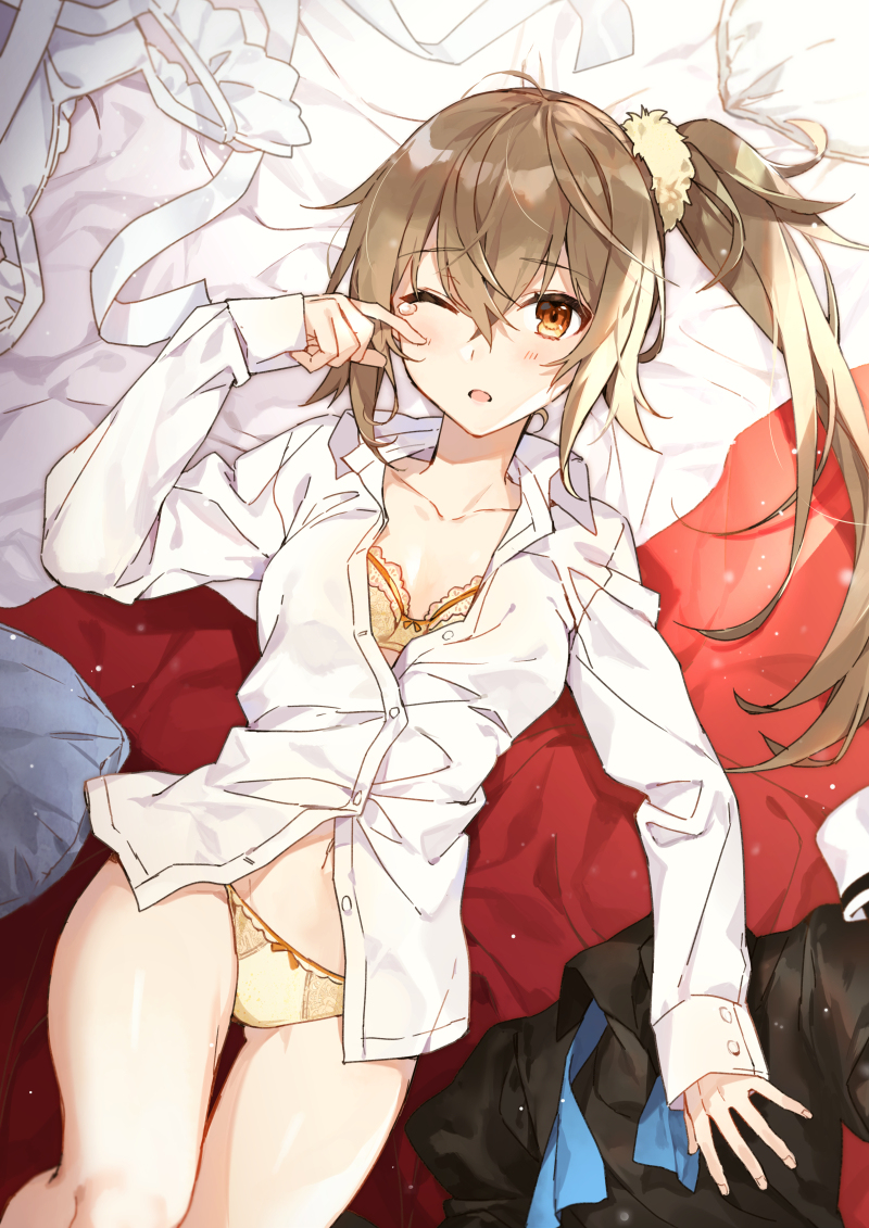 This is a pixiv picture whose title is お寝坊さん.