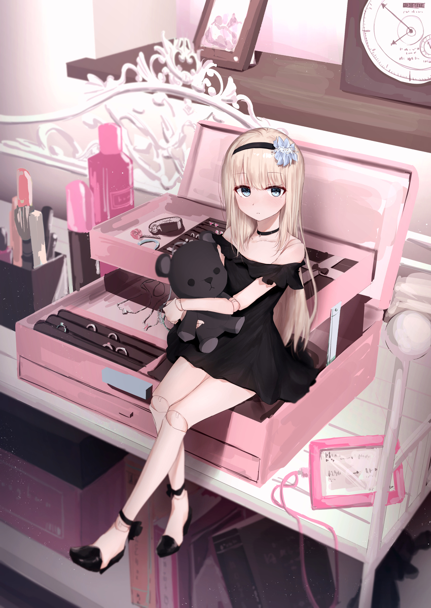 This is a pixiv picture whose title is 人形.