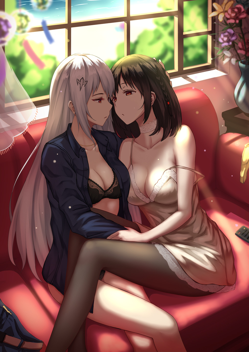 This is a pixiv picture whose title is 黑白百合.