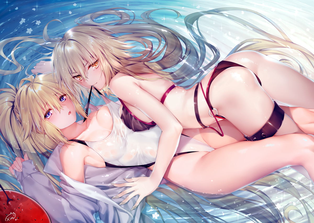 This is a pixiv picture whose title is 水着ジャンヌズ.