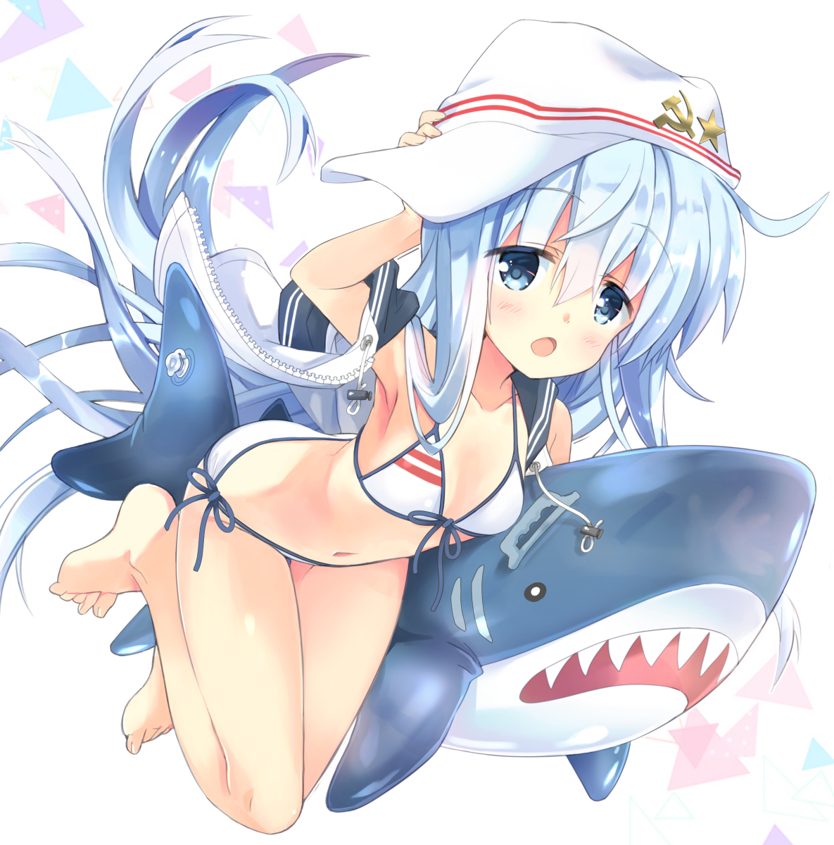 This is a pixiv picture whose title is ヴェールヌイとサメ浮き輪.