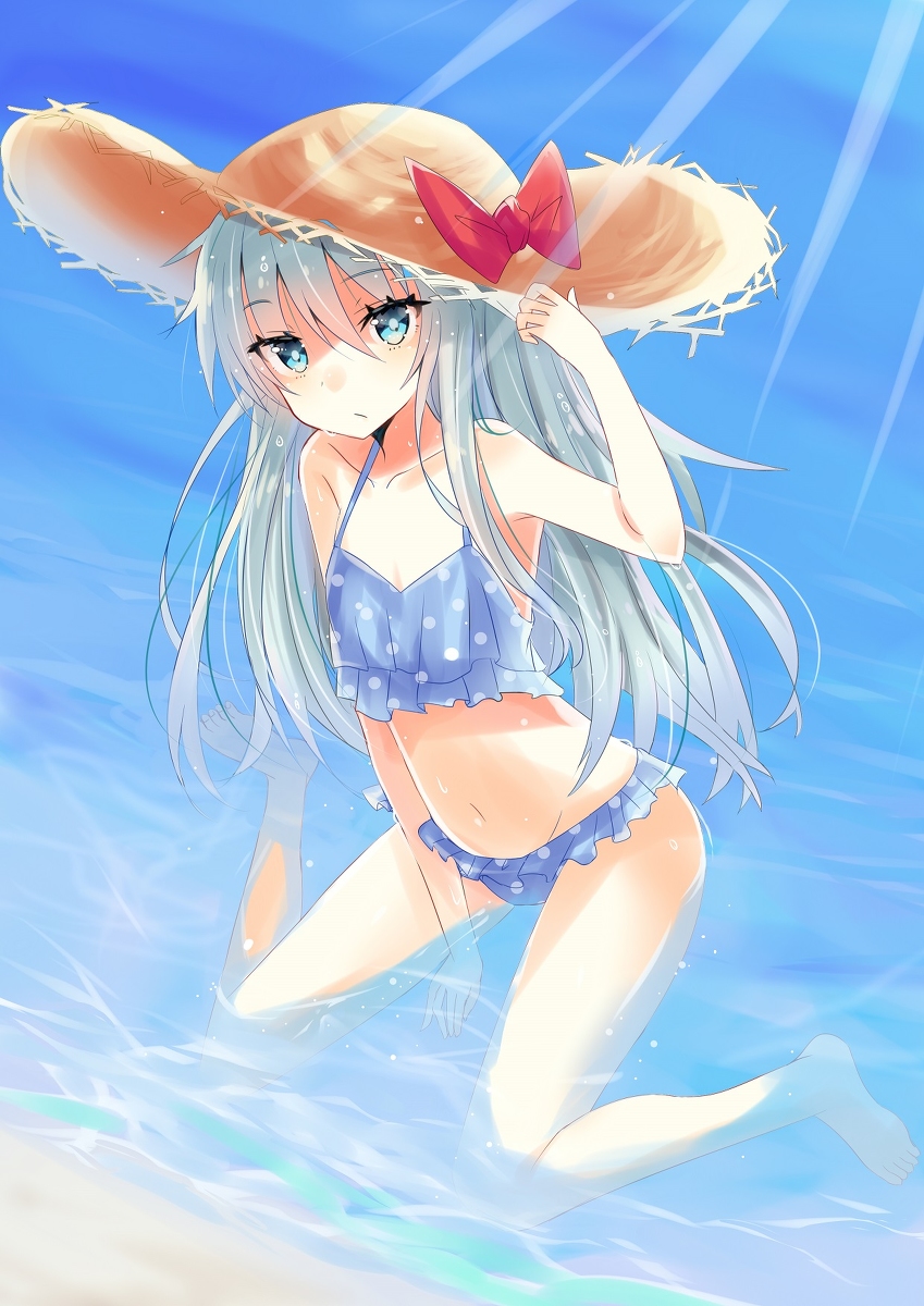 This is a pixiv picture whose title is 水着の響.