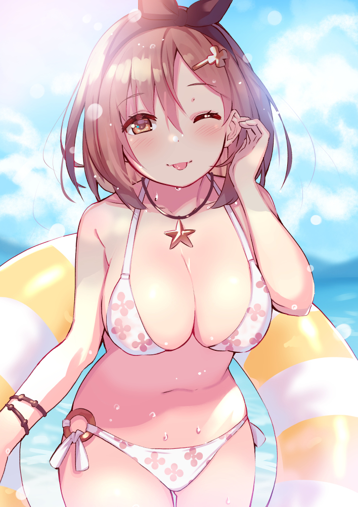 This is a pixiv picture whose title is 水着ライザちゃん.