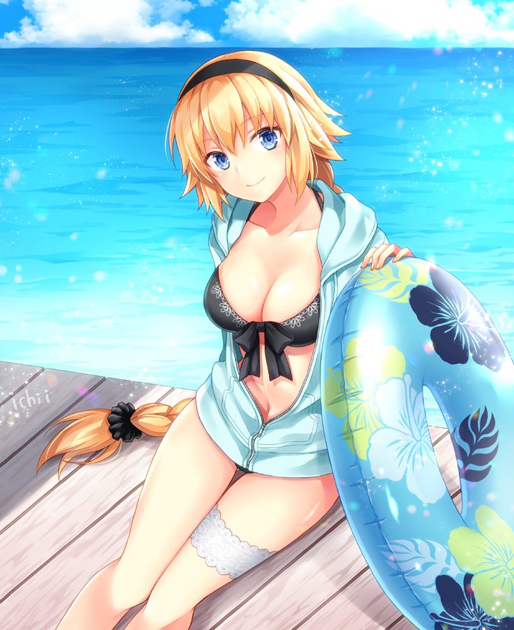 This is a pixiv picture whose title is 水着ジャンヌ.