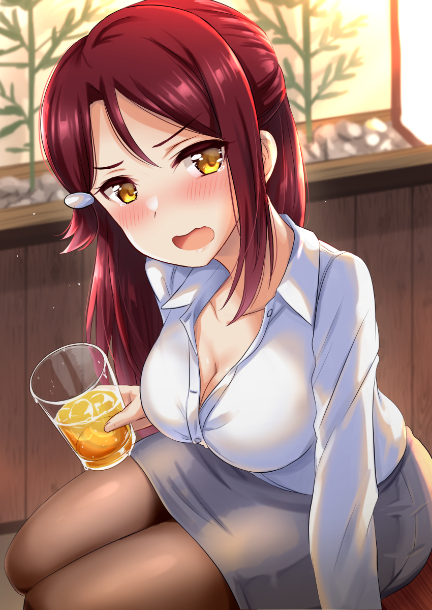 This is a pixiv picture whose title is 会社の桜内先輩と飲み…🌸🍺.