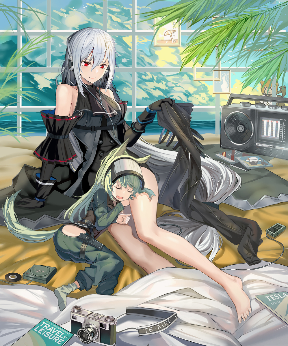 This is a pixiv picture whose title is 斯卡蒂与格拉尼的午睡日常.