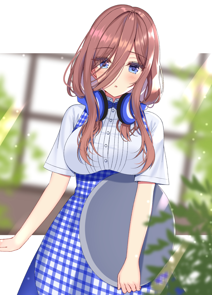 This is a pixiv picture whose title is 神戸屋制服みく.