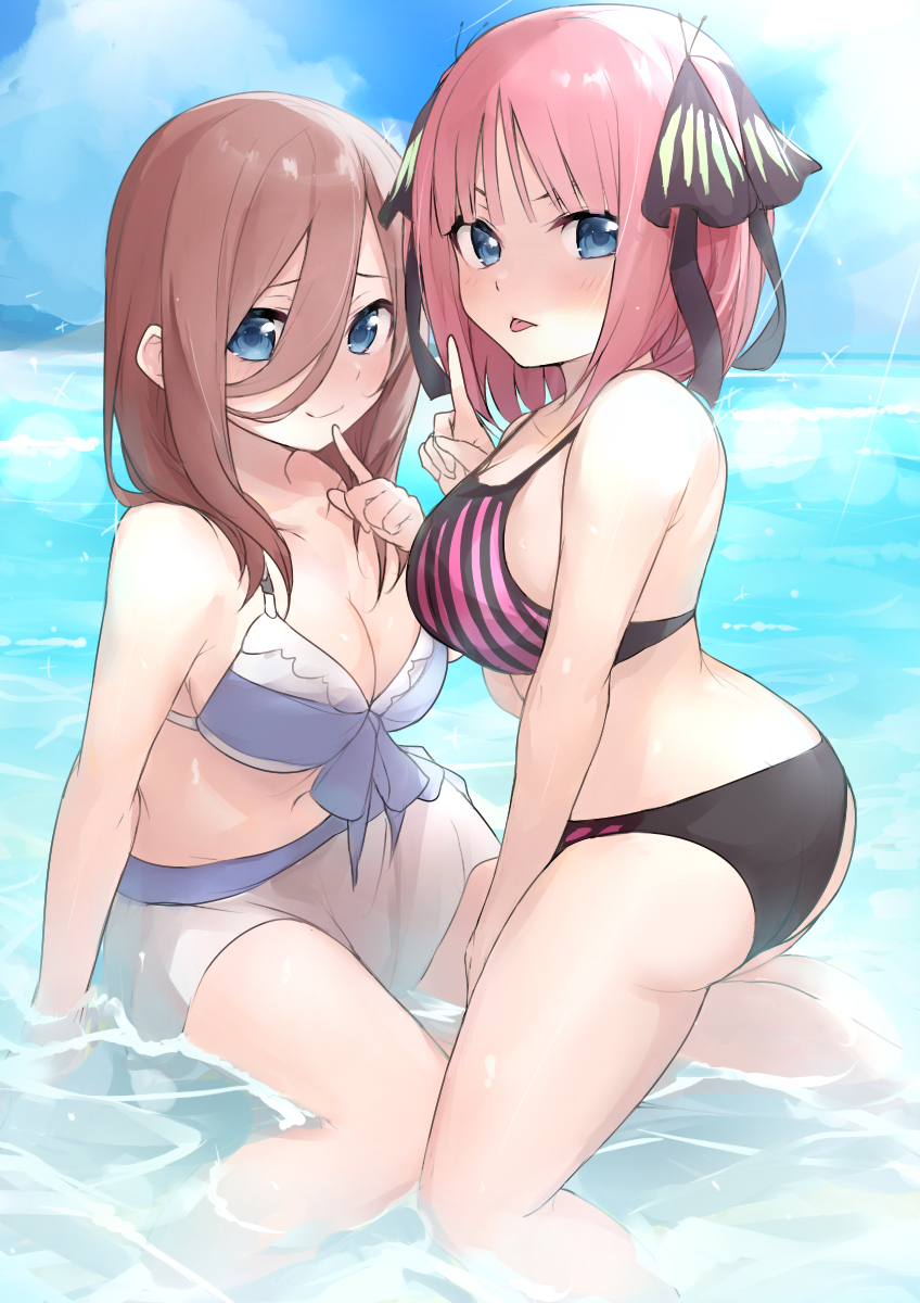 This is a pixiv picture whose title is 二乃三玖.