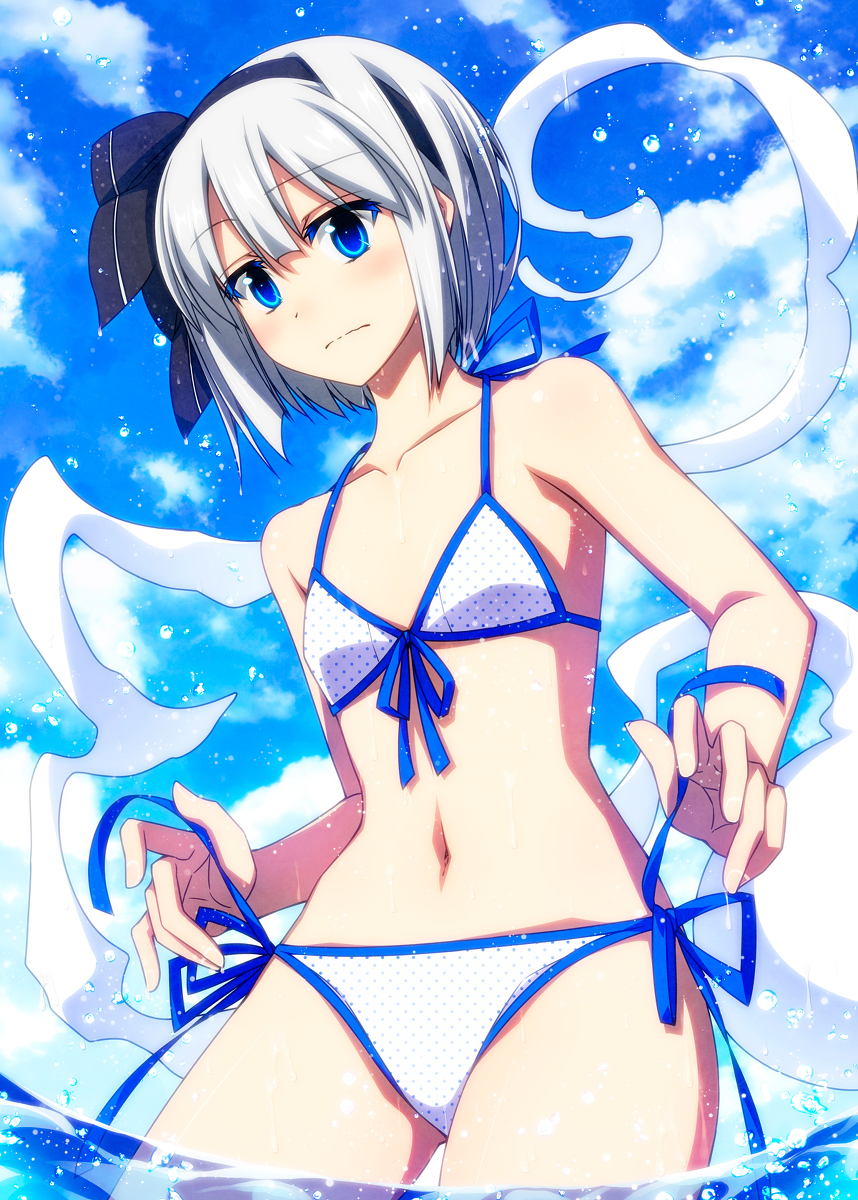 This is a pixiv picture whose title is 青空と水着妖夢ちゃん！.