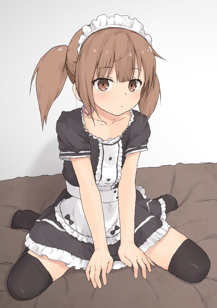 This is a pixiv picture whose title is メイド服着せたらおとなしくなったメスガキちゃん.