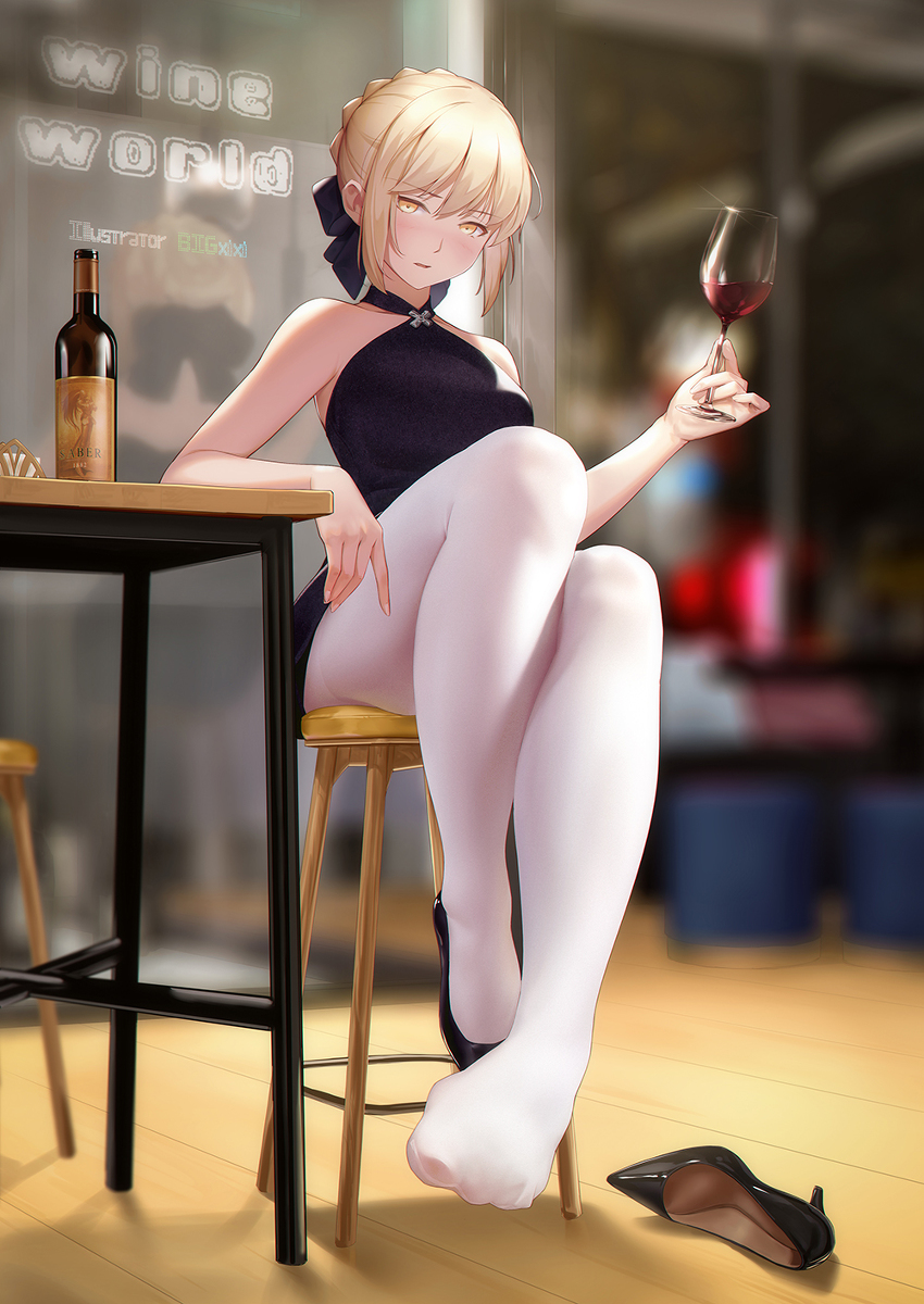 This is a pixiv picture whose title is Saber.
