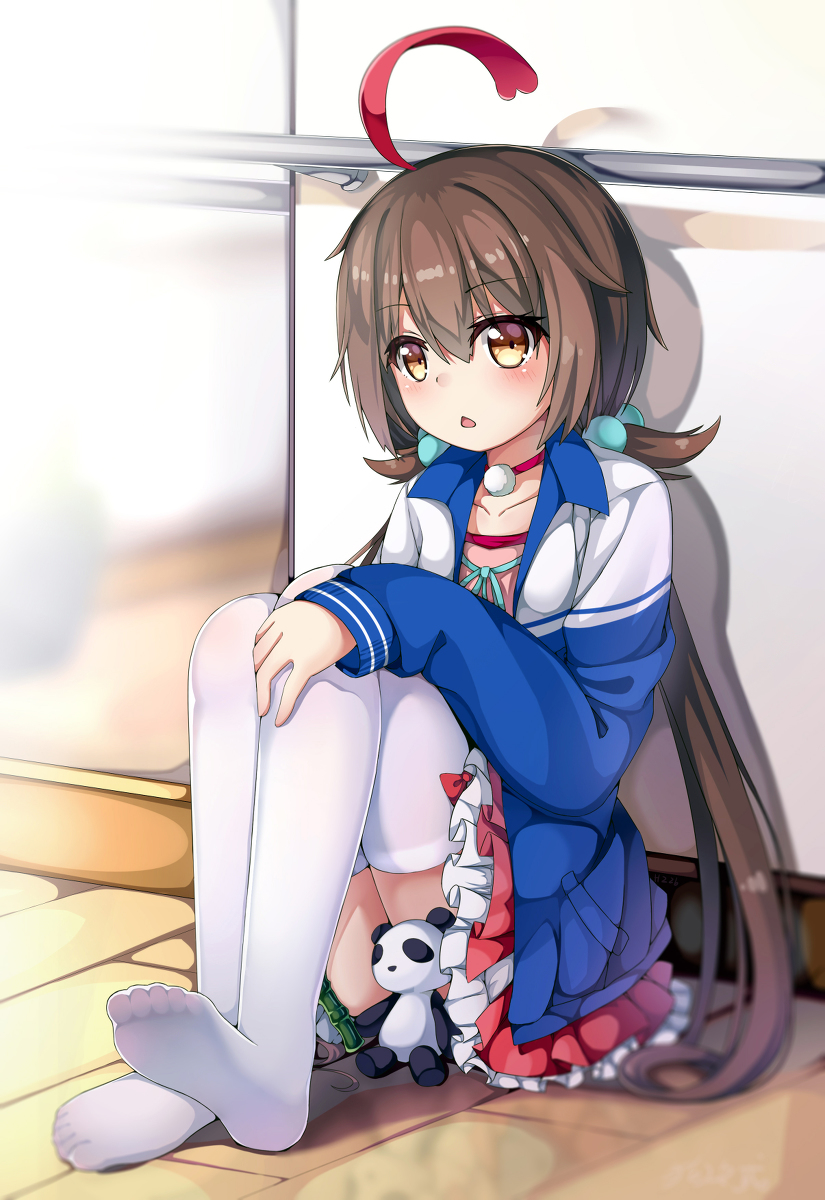 This is a pixiv picture whose title is 新科娘:你们喜欢白丝吗？.