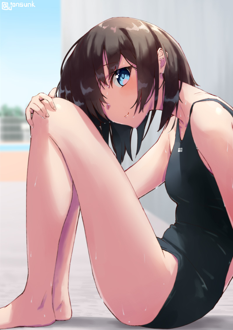 This is a pixiv picture whose title is キミは泳がないの？.